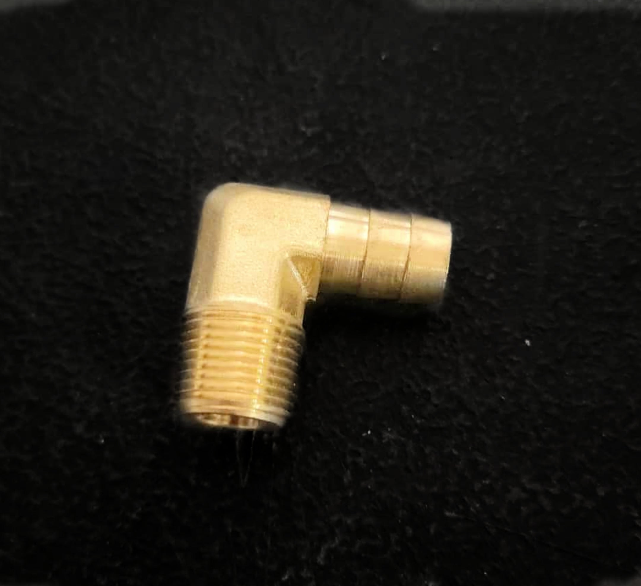 Brass 3/8 NPT 90* to 1/2 Barb Fitting